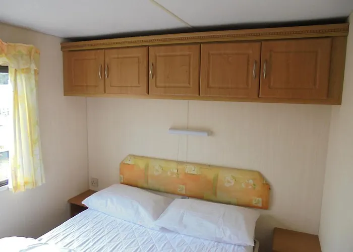 Promenade: Retreat:- 4 Berth, Access To The Beach
