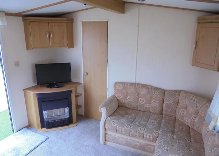 Promenade: Retreat:- 4 Berth, Access To The Beach