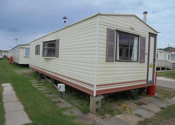 Promenade: Retreat:- 4 Berth, Access To The Beach