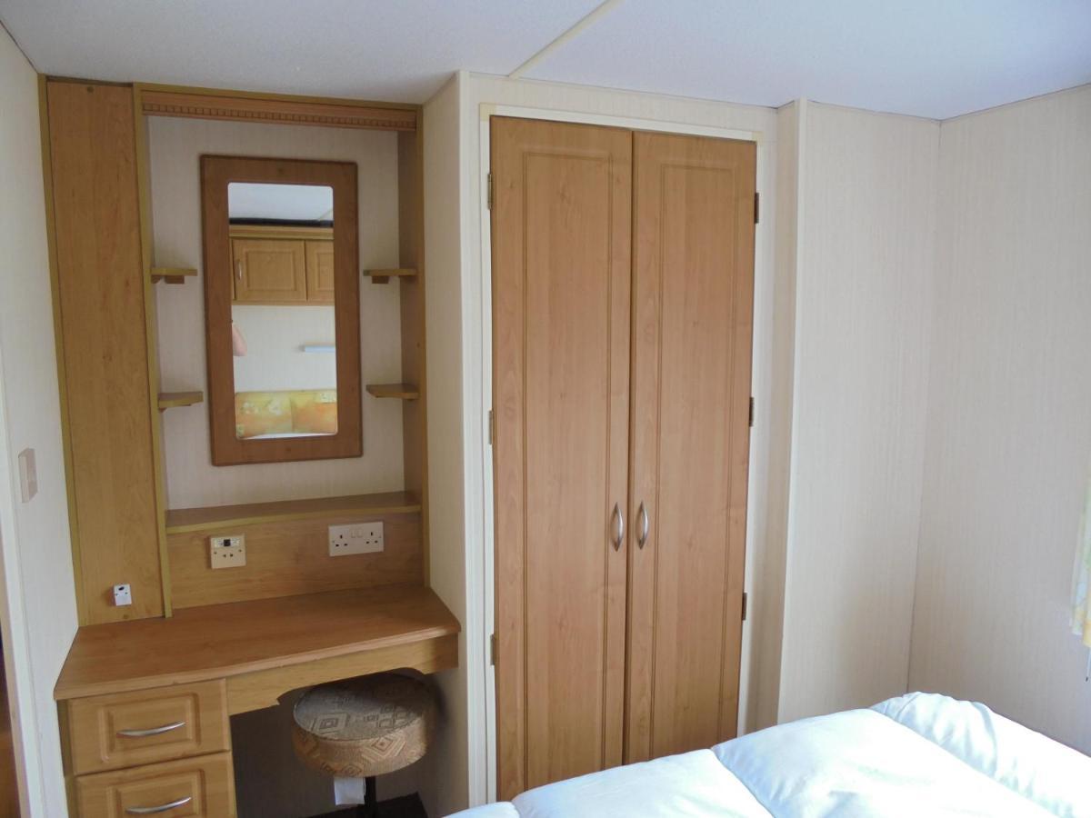 Apartment Promenade: Retreat:- 4 Berth, Access To The *
