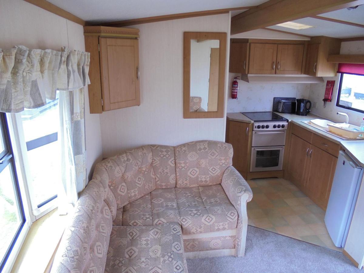 Promenade: Retreat:- 4 Berth, Access To The *